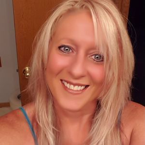 Meet your Posher, Dena